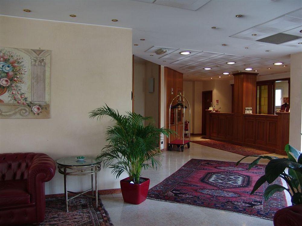 Hotel Visconti Melzo Eksteriør bilde