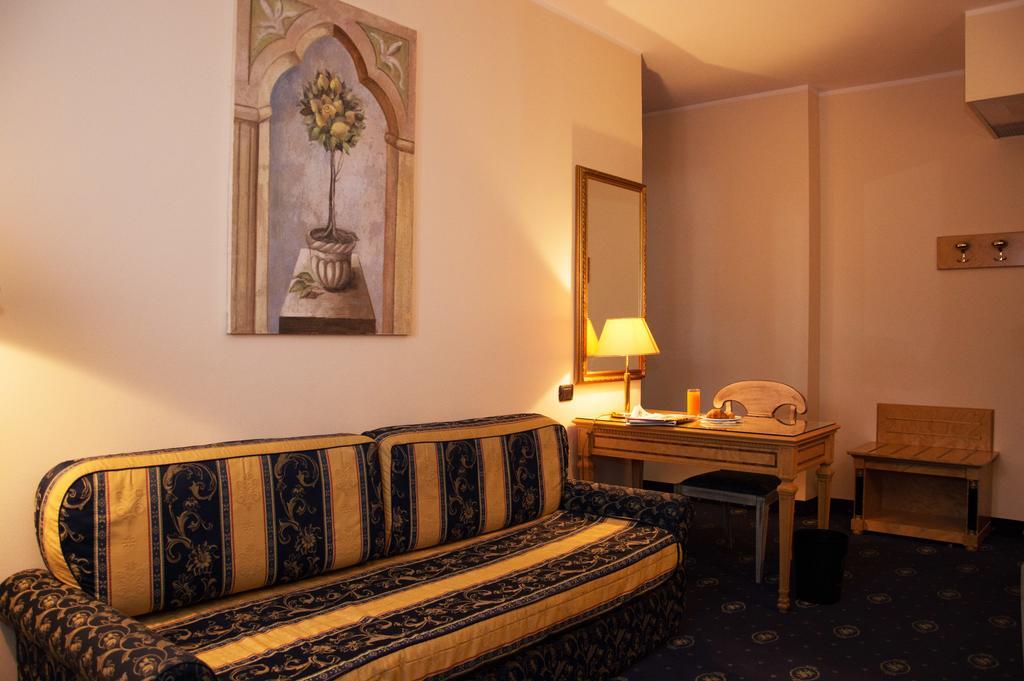 Hotel Visconti Melzo Eksteriør bilde