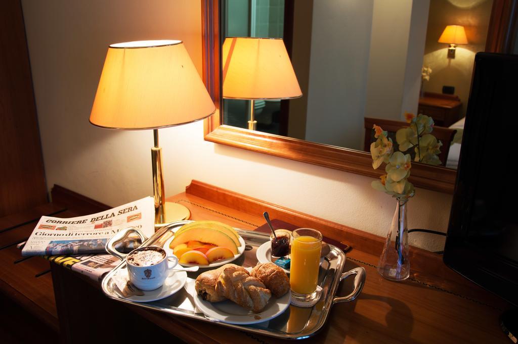 Hotel Visconti Melzo Eksteriør bilde