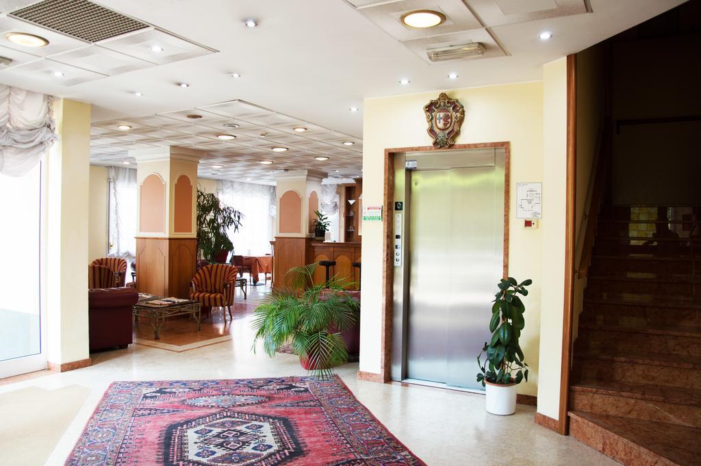 Hotel Visconti Melzo Eksteriør bilde